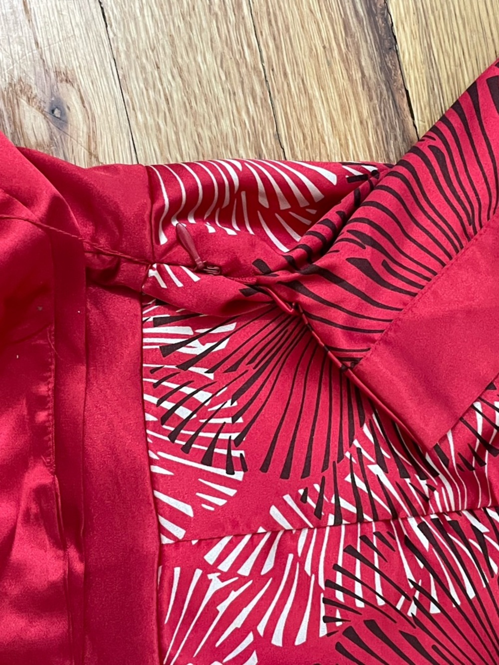 Charlotte Russe Red and White Floral Silk Kimono Mini Dress Boho Vintage Style - Picture 3 of 8